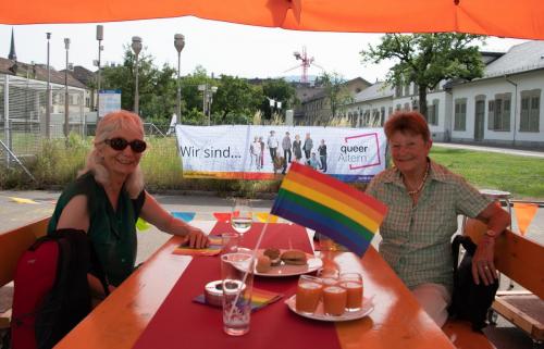2021 queerAltern Pride-Apero 10 ©Sandra-Meier-gestaltungskiosk.ch 